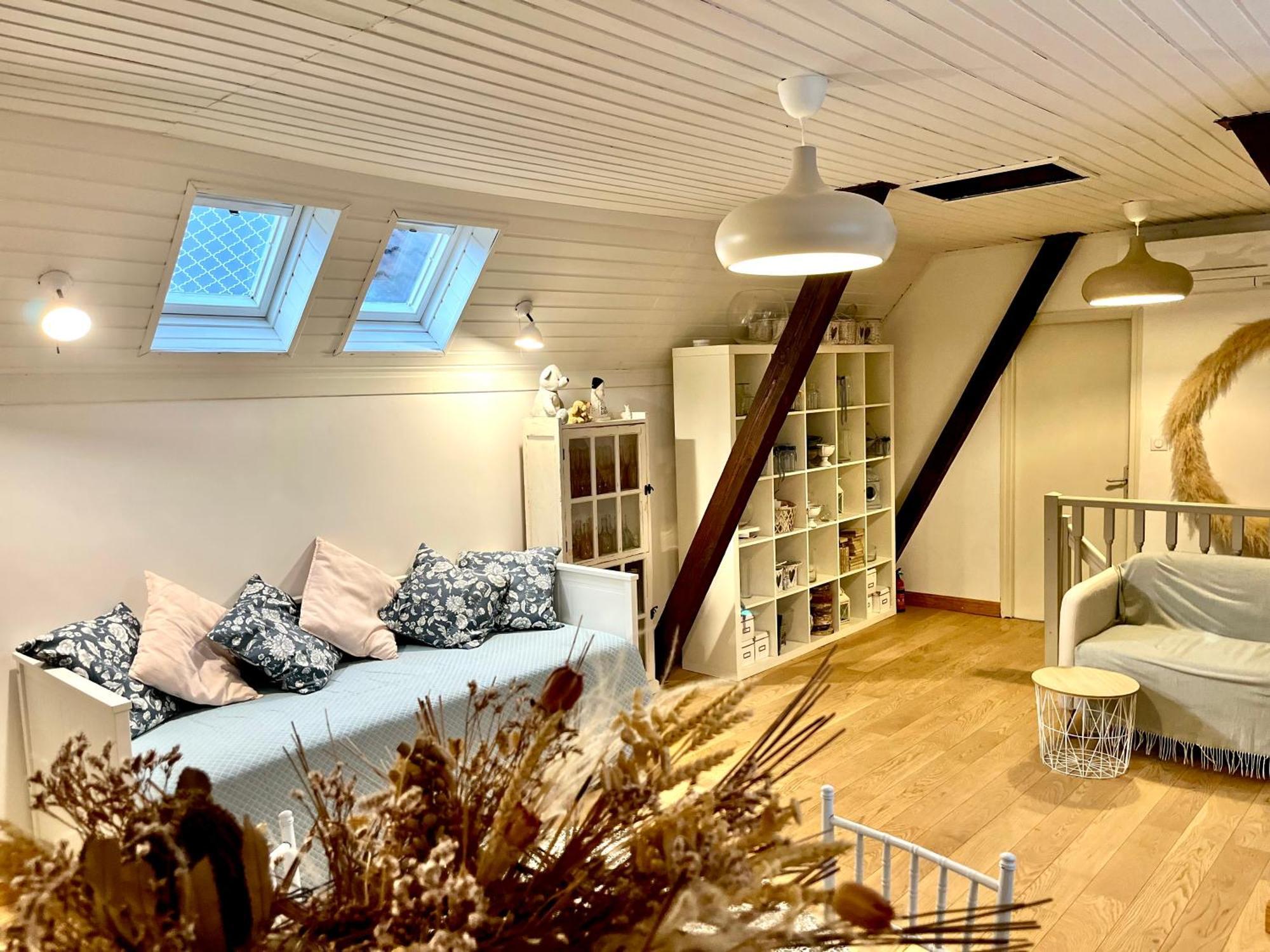Etage Entier Prive, 45m2 Chez Regine Holiday home