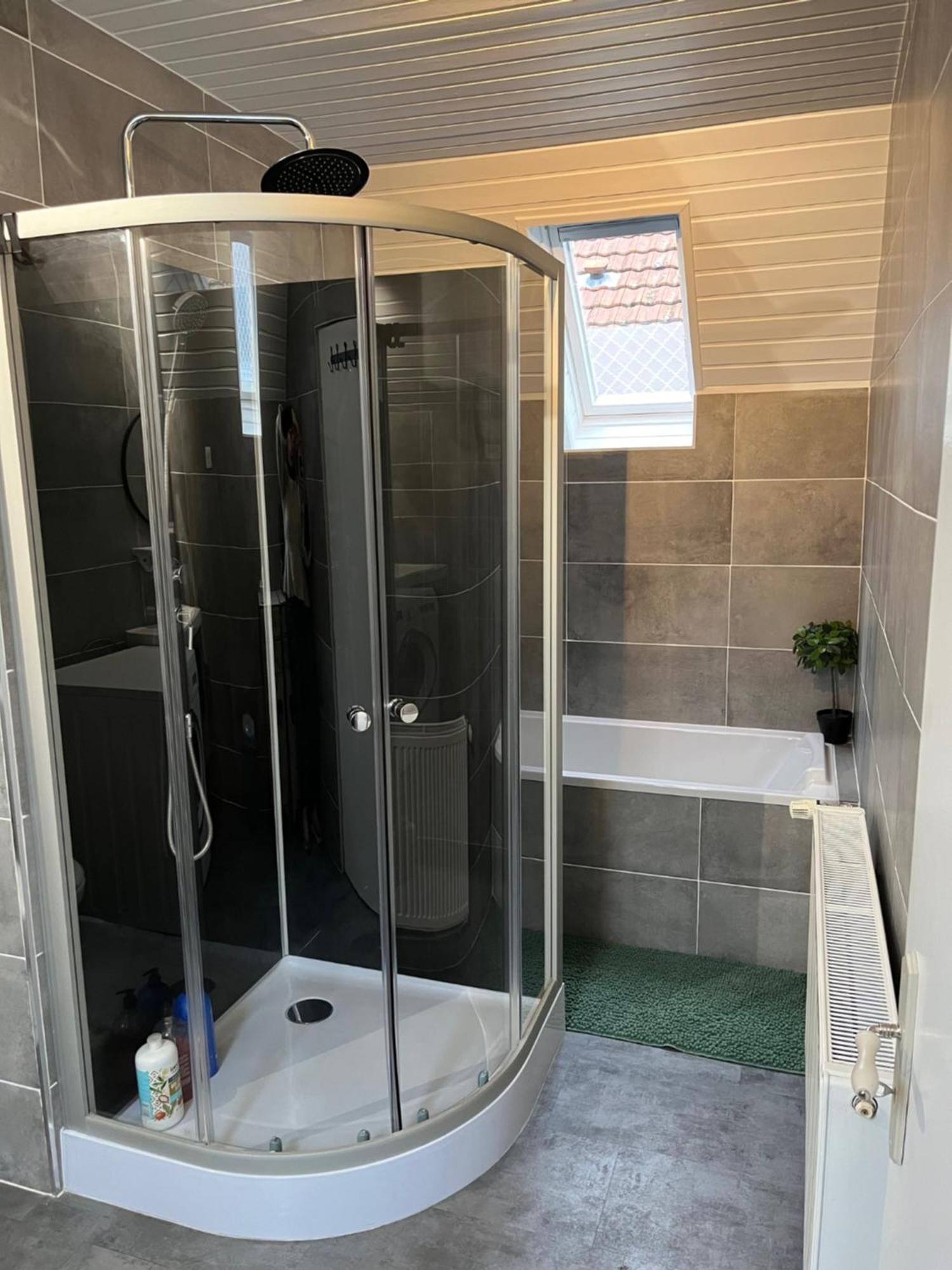 Etage Entier Prive, 45m2 Chez Regine