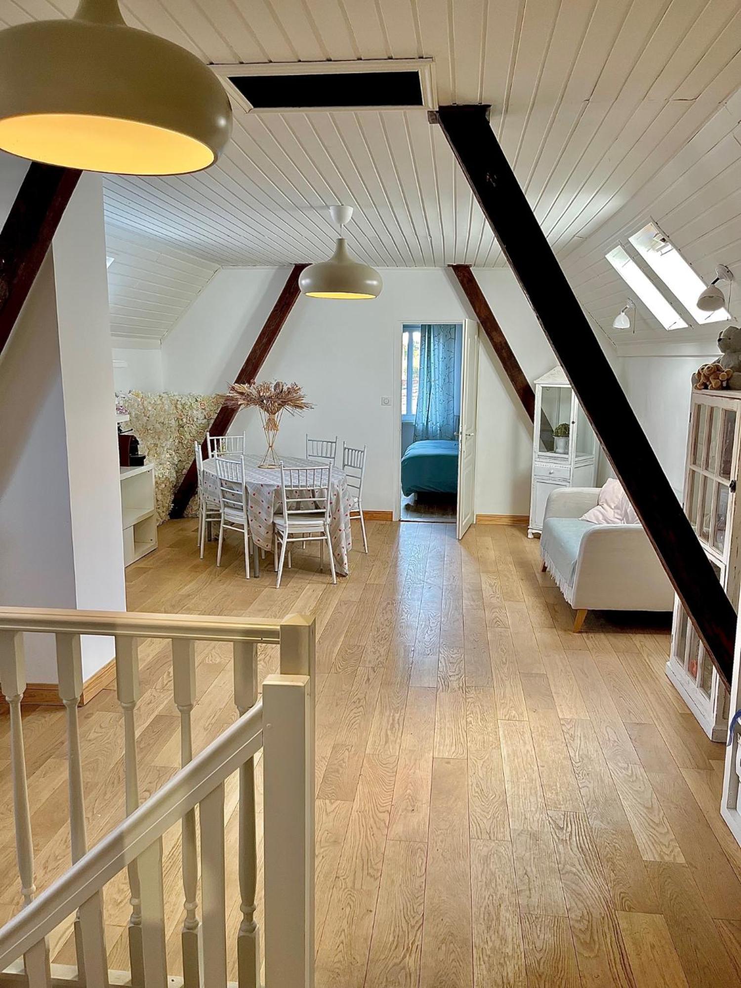 Etage Entier Prive, 45m2 Chez Regine Holiday home