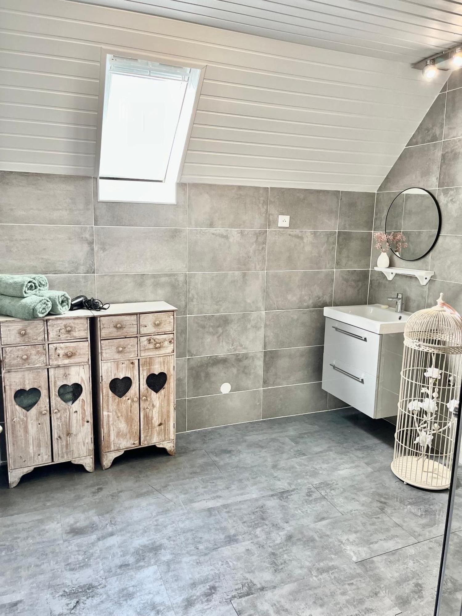 Etage Entier Prive, 45m2 Chez Regine